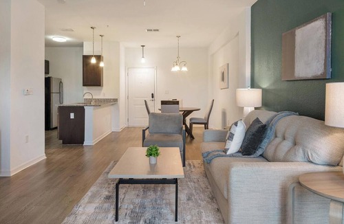 Apopka Apartment | Landing | Stylish 1BD, Gym, Clubhouse