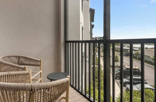 Palmetto Apartment | Landing | Stylish 1BD, Pool, Clubhouse