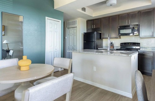 Fort Myers Apartment | Landing | Stylish 1BD, Game Room, Yoga Studio