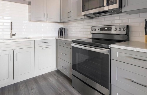 Fort Myers River District Apartment | Landing | Stylish 1BD, Game Room, Yoga Studio