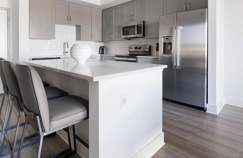 Fort Myers River District Apartment | Landing | Stylish 1BD, Game Room, Yoga Studio