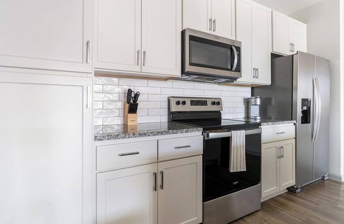 Fort Myers Apartment | Landing | Stylish 1BD in The Forum