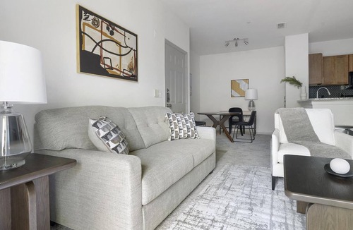 Gainesville Apartment | Landing | Stylish 1BD, Tennis Court, Clubhouse