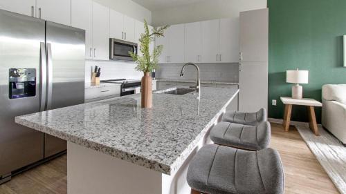Southside Apartment | Landing Stylish 1BD Clubhouse Gym