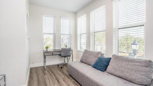 Port Tampa City Apartment | Landing Stylish 2BD Clubhouse Gym