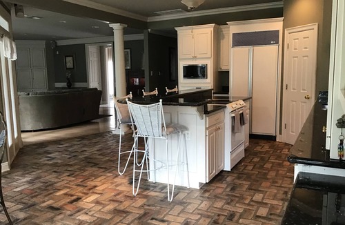 Shenandoah House | Large Executive 3 bedroom gorgeous entertainment home in Baton Rouge