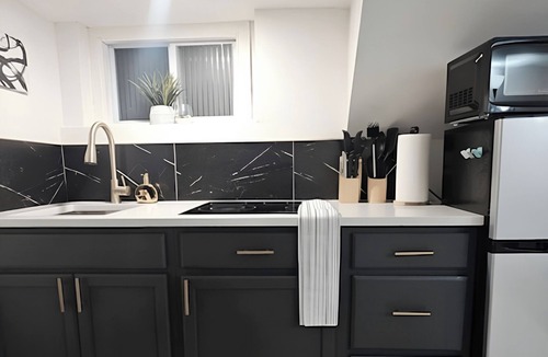 Irvington House | Large Group Vacay house in NJ- 10mins from EWR and near NYC