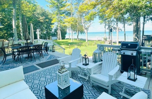 Caseville House | Large, Luxurious Great Lakes Beach Front House