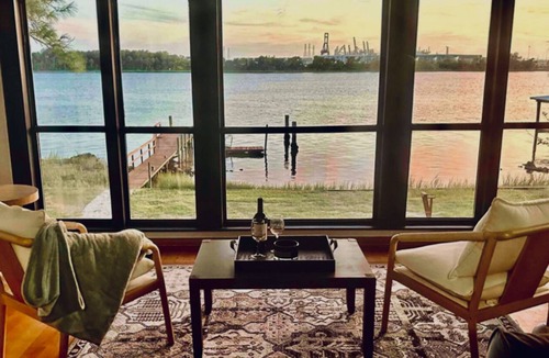 Brown Island House | 🌅LARGE Luxury Riverfront Dock Retreat🎣Peaceful Sunsets & Dolphins🐬SAVE LONG STAY