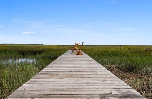 Savannah House | Large Peaceful Home Hot Tub Dock Near Beach