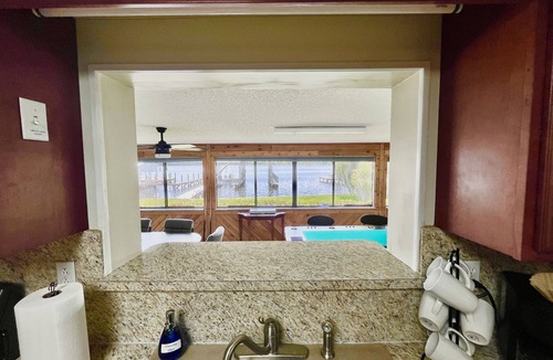 Welaka House | 🔥LARGE, PRIVATE DOCK - WATERFRONT OASIS🔥 Home with beautiful river views