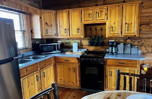 Pine Mountain Cabin | Large triplex cabin-great for groups!