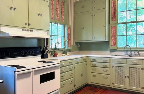 Montezuma House | Large Victorian Family-Friendly Home in Peaceful Rural Town with AC, WiFi
