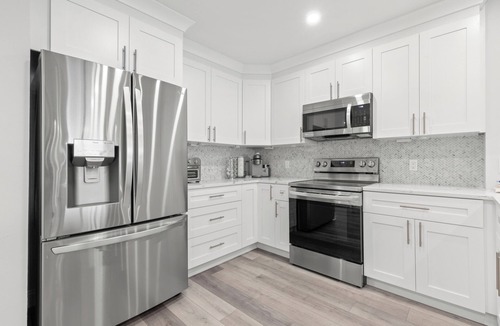 Madeira Beach Condo | Las Brisas 306 by Distinctive Beach Rentals