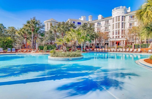 Baytowne Wharf Apartment | LaSata beauty with patio, pools, hot tubs, fitness center, AC & beach access