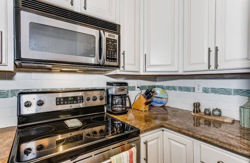 Pensacola Beach Condo | Last minute opening July 5th-8th! Salty Kisses on the Beach is waiting for you!