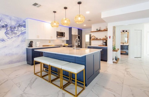 Key Colony Beach House | Latitude 24! Cabana Club access, deep canal, jacuzzi, kayaks, ice machine.