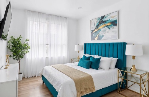 Bryn Mawr Apartment | Lavish NYC Escape in the Heart of the City