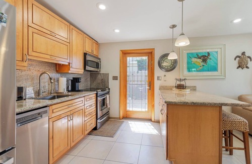 Key Colony Beach House | Lazy Tortuga ground level 2bed/2bath half duplex with dockage & cabana club