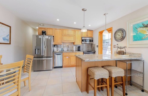 Key Colony Beach House | Lazy Tortuga ground level 2bed/2bath half duplex with dockage & cabana club