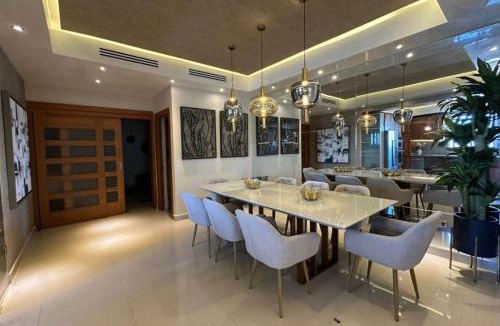 Tampa House | Leakier Madden