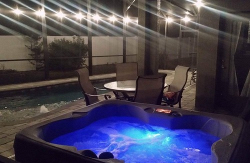 Winter Haven House | Legoland Splash Escape with pool and hot tub!