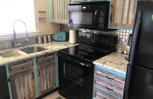 Orange Beach East Apartment | Lei Lani Life, Live it with Beach Access, Pools, Fishing And More.