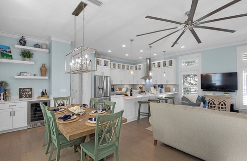Seacrest House | License to Chill30A-Luxury Beach Cottage-Golf Cart-Bikes-Beach Access