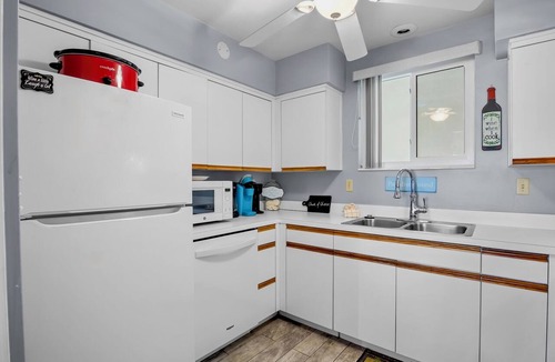 Saint Armands Key Condo | Lido Beach Oasis - Book your dream vacation today!