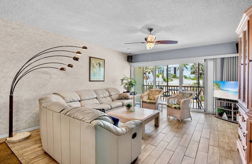 Saint Armands Key Condo | Lido Beach Oasis - Book your dream vacation today!