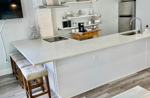 Jacksonville Beach Apartment | Lil' Beach Getaway
