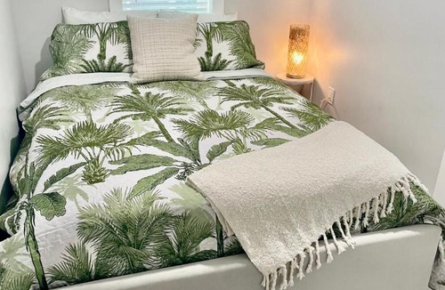 Jacksonville Beach Apartment | Lil' Beach Getaway