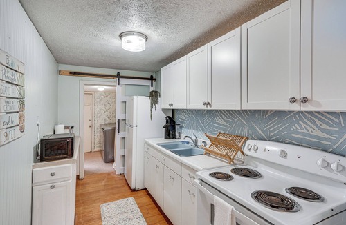 Panama City House | Little Cove Cottage! Walk to Dtwn Panama City