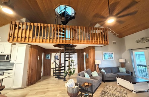 Placida House | Little Gasparilla Island family get away sleeps 11.