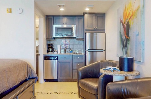 Ruskin House | Little Harbor Resort 114 Tampa Bay FL Bayside Beach Resort w/Pools & More