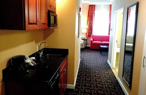 West Orange Hotel | Lively Studio at Wilshire Grand Hotel. Rest & Enjoy