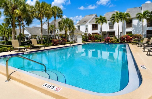 Tarpon Springs Condo | Living at the Palms