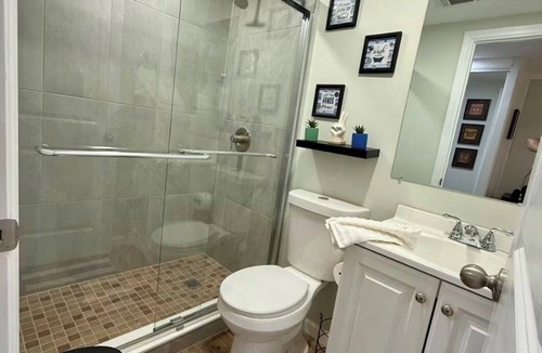 South Bradenton Apartment | LivoOne - Coastal Comfort