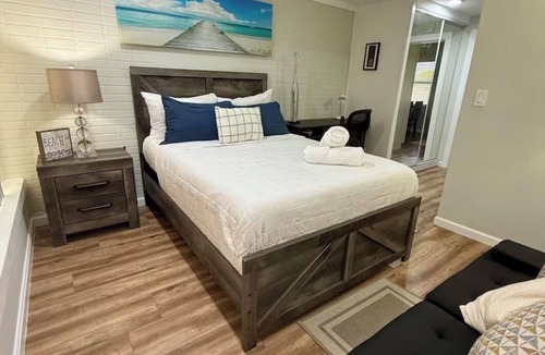 South Bradenton Apartment | LivoOne - Coastal Comfort