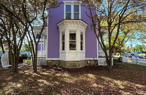 Birmingham Apartment | LOCATION! LOCATION! LOCATION! Welcome to The Purple House!