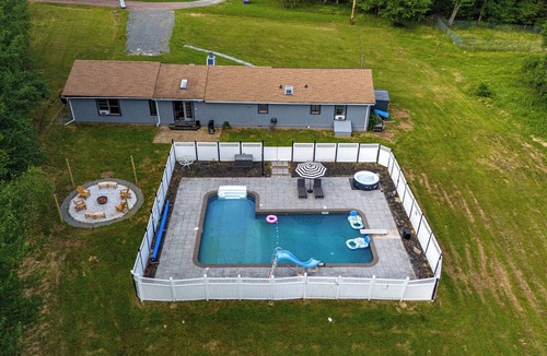 Loch Sheldrake House | LochNesst Luxe Catskills Retreat: Hot Tub, Game Room, Fire Pit — Sleeps 13