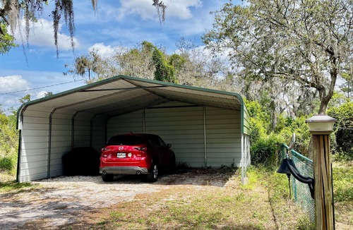 Boyette Cabin | Log Cabin on Wooded Acre Near Tampa