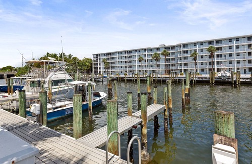 Florida North Atlantic Coast Condo | LOVELY 2/2 Condo by the ocean