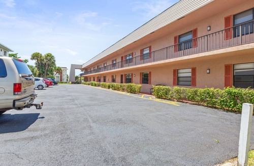 Florida North Atlantic Coast Condo | LOVELY 2/2 Condo by the ocean