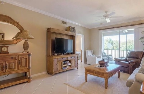 Naples Condo | Lovely 2-bedroom condo in Naples with WiFi and AC and Golf membership availabl.