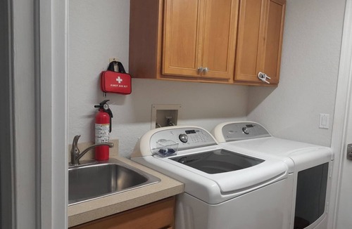 Brooksville House | Lovely 2-bedroom house with AC, relaxing and stylish in Weeki Wachee, Fl