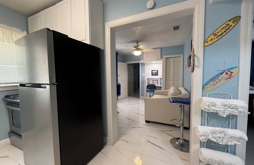 Bearss Plaza House | Lovely 2-bedroom house with AC in charming Tampa