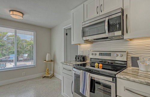 Southgate House | Lovely 3-bedroom house mins to Siesta Key#1 Beach.