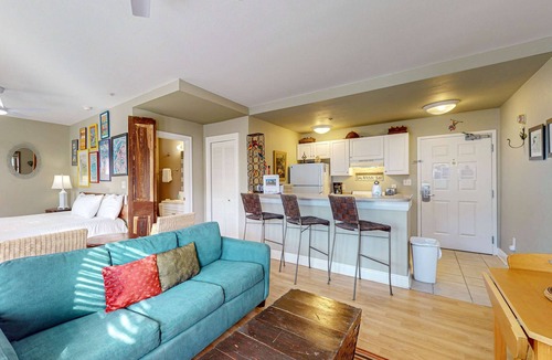 Gulf Place Apartment | Lovely condo on the Gulf of Mexico with private balcony, shared pool & tennis