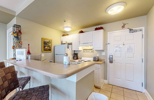 Gulf Place Apartment | Lovely condo on the Gulf of Mexico with private balcony, shared pool & tennis